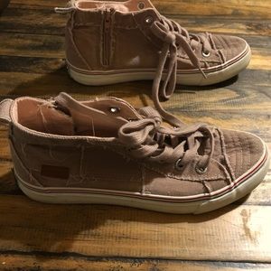 Rose Pink Blowfish sneakers size 8